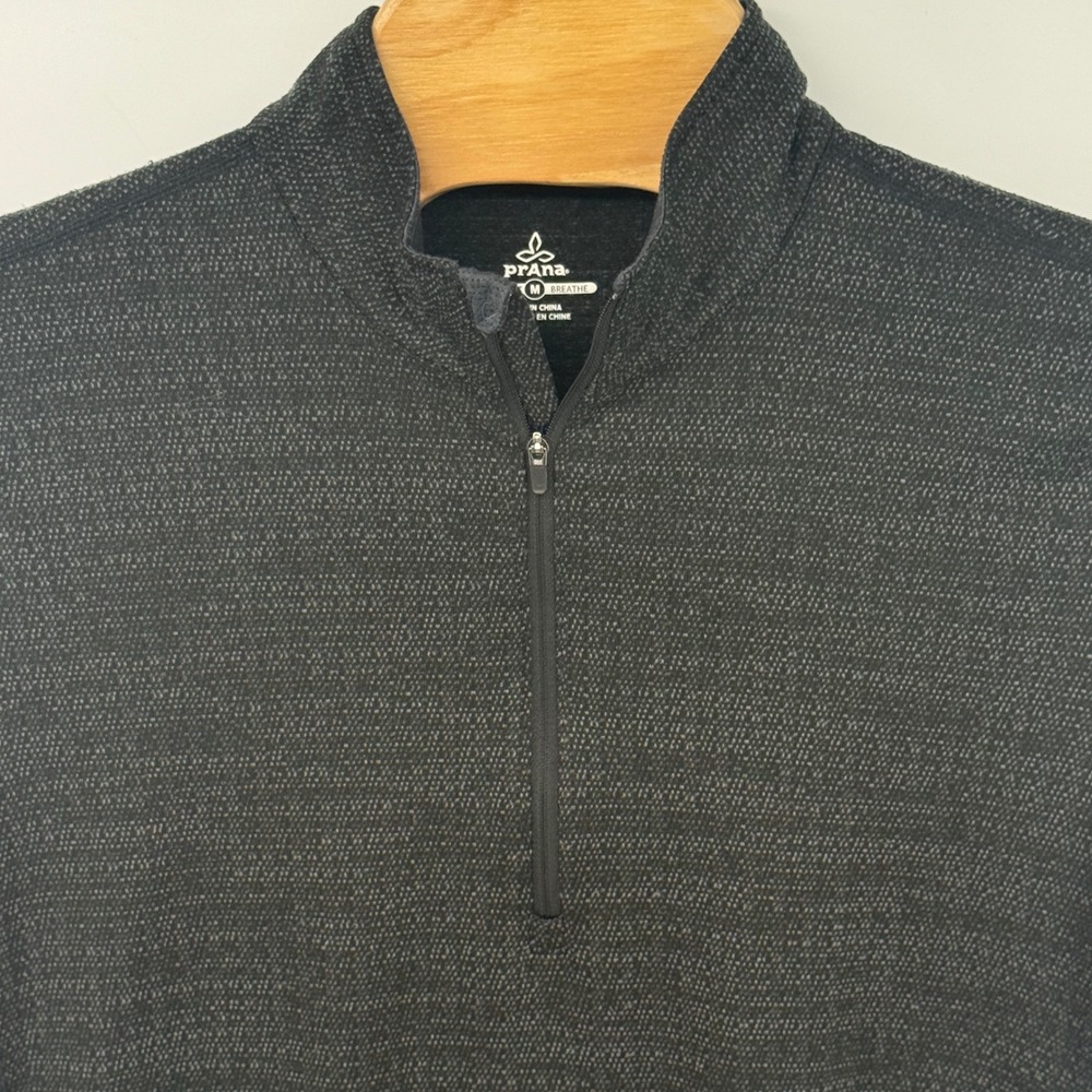 Prana Breathe Men Medium Charcoal Gray Textured 1/4 Zip Pullover Mock Neck Shirt